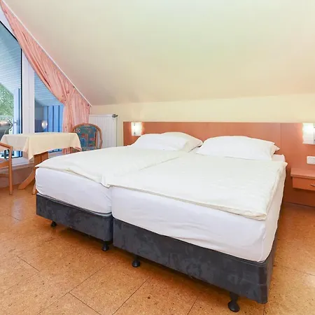 Hotel-pension Altes Siel מלון *