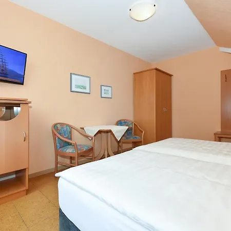 Hotel-pension Altes Siel מלון *